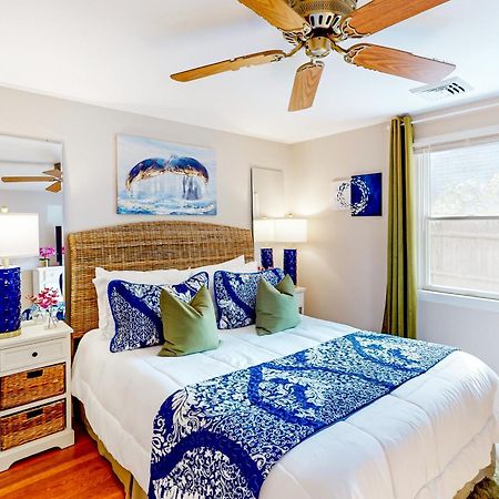 Blue Octopus Hideaway Villa Уест Ярмут Екстериор снимка
